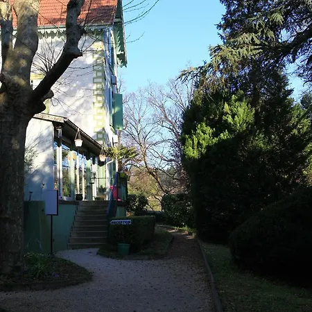 L'oree Du Chateau Roussillon (Isere)