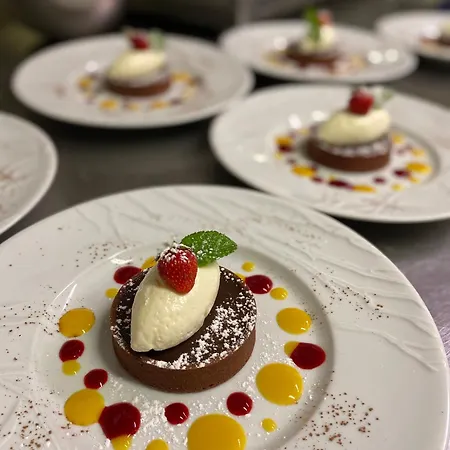 L'oree Du Chateau Roussillon (Isere)