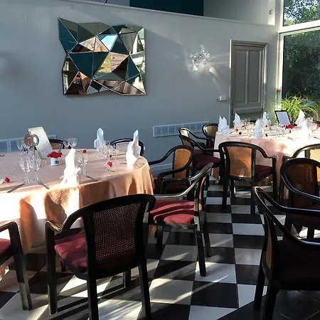 Hotell L'oree Du Chateau