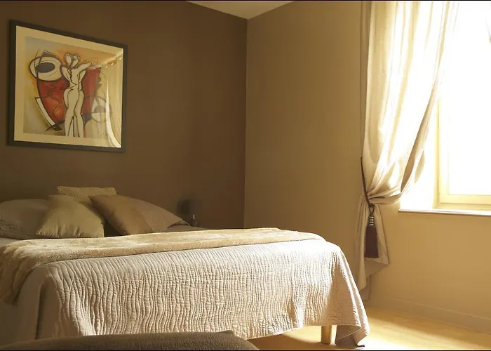 Отель L'oree Du Chateau